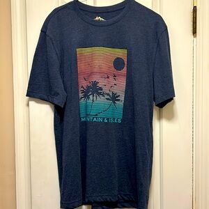 Mountain and Isles navy blue Men’s Tee Size M